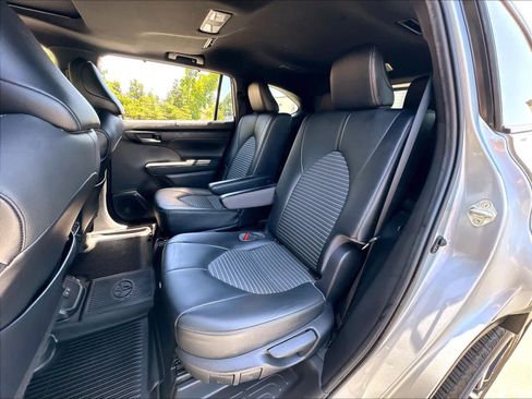Used 2021 Toyota Highlander XSE AWD/4WD image 29