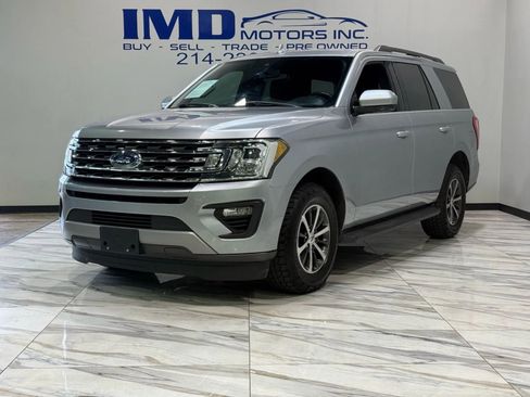 Used 2020 Ford Expedition XLT image 2