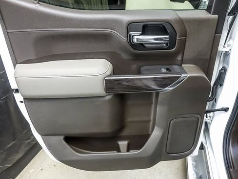 Used 2019 Chevrolet Silverado 1500 LTZ w/ LTZ Premium Package image 26