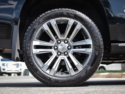 Used 2019 GMC Yukon Denali w/ Denali Ultimate Package AWD/4WD image 12