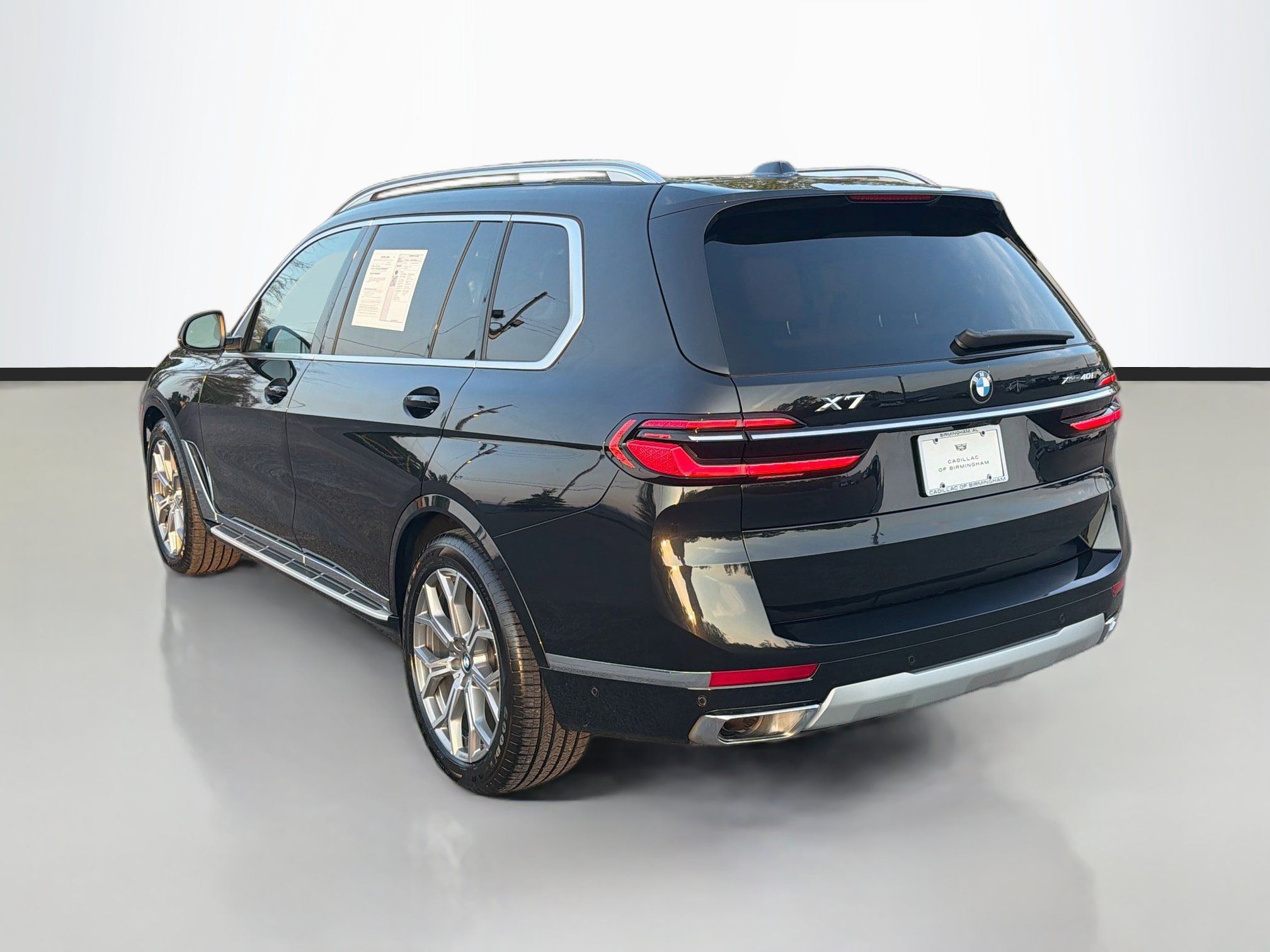 Used 2024 BMW X7 xDrive40i w/ Premium Package AWD/4WD image 7