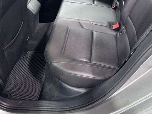 Used 2019 Volkswagen Golf SE w/ Driver Assistance Package image 21