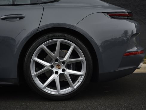 Certified 2026 Porsche Panamera 4 image 40