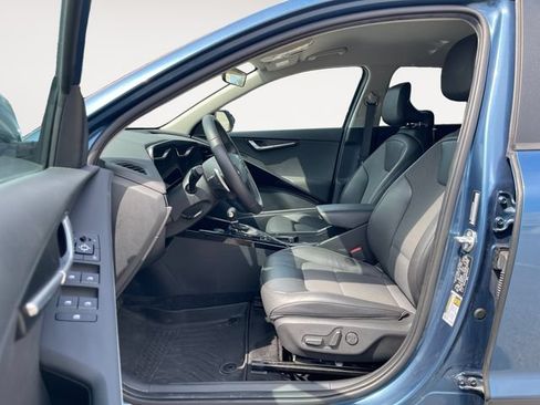 Used 2024 Kia Niro EX FWD image 9