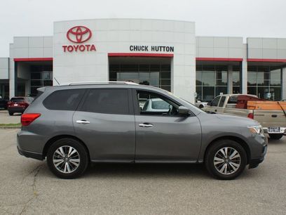 Used 2017 Nissan Pathfinder SV