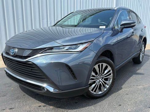 Used 2024 Toyota Venza XLE AWD/4WD image 1