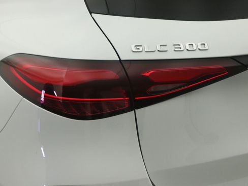 Certified 2024 Mercedes-Benz GLC 300 4MATIC image 18