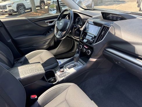 Used 2020 Subaru Forester Premium AWD/4WD image 29