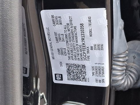 Used 2024 Chevrolet Colorado Trail Boss w/ Technology Package image 26