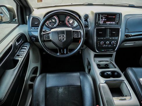 Used 2019 Dodge Grand Caravan SXT FWD image 51