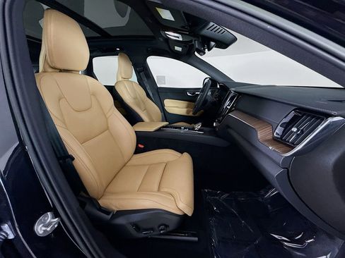 Certified 2023 Volvo XC60 B5 Ultimate w/ Climate Package image 30