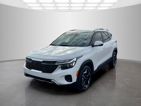 Used 2025 Kia Seltos S image 8