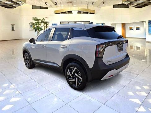 Certified 2026 Nissan Kicks SV FWD image 8