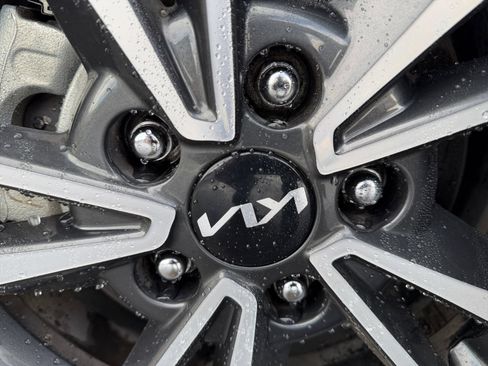 Used 2023 Kia Forte LXS w/ LXS Technology Package FWD image 30