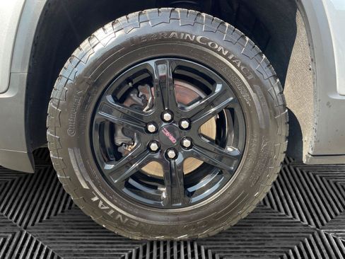 Used 2023 GMC Acadia AT4 w/ Technology Package AWD/4WD image 14