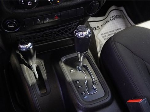 Used 2016 Jeep Wrangler Sport w/ Connectivity Group image 18