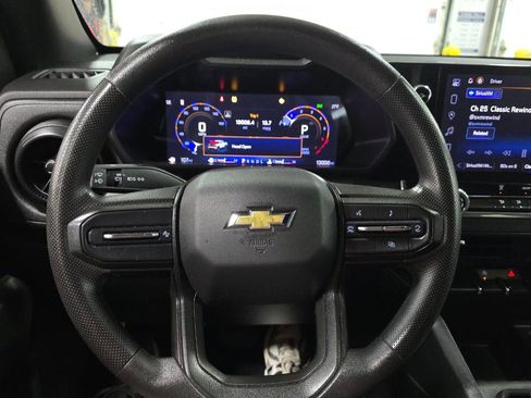 Used 2024 Chevrolet Colorado W/T image 11