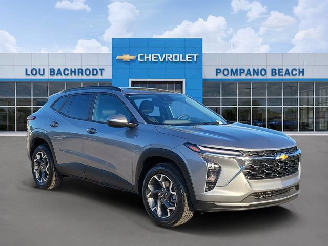 Used 2025 Chevrolet Trax LT FWD image 1