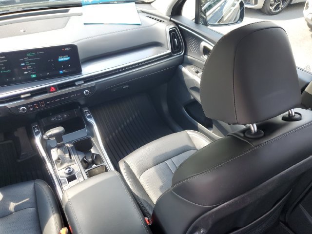 Certified 2025 Kia Sorento S AWD/4WD image 10