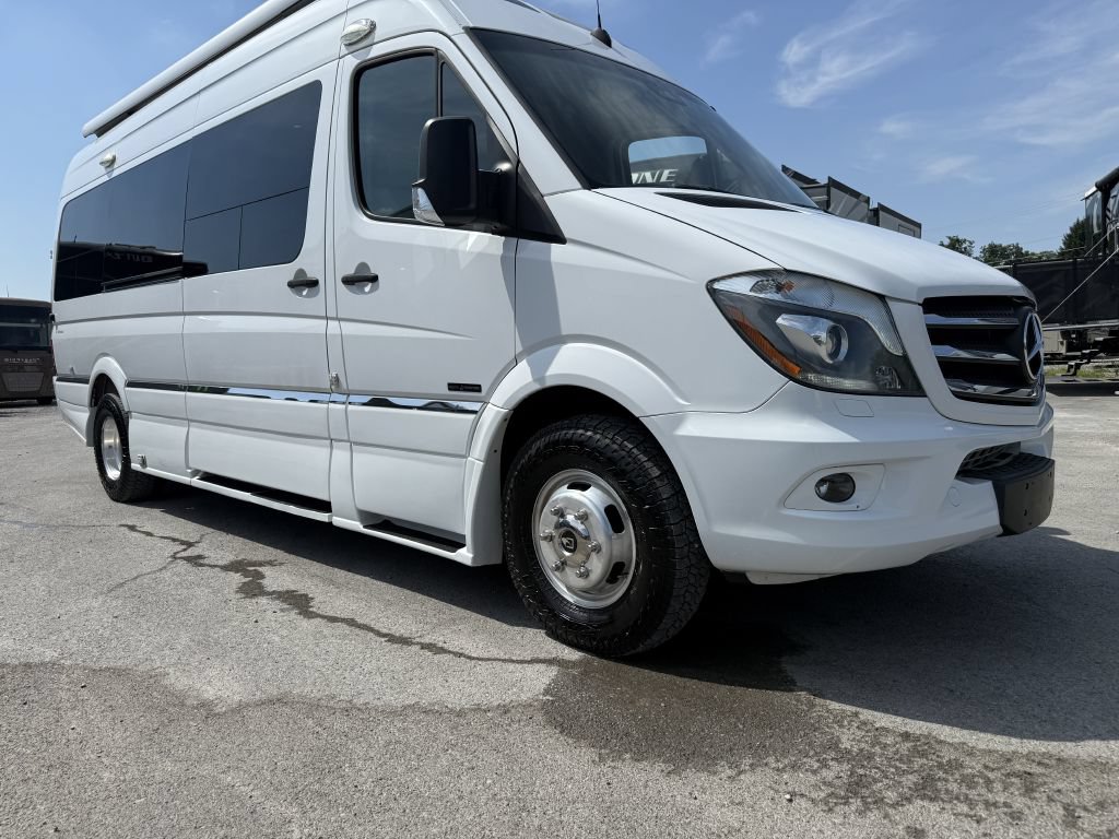 Used 2017 Mercedes-Benz Sprinter 3500 image 1