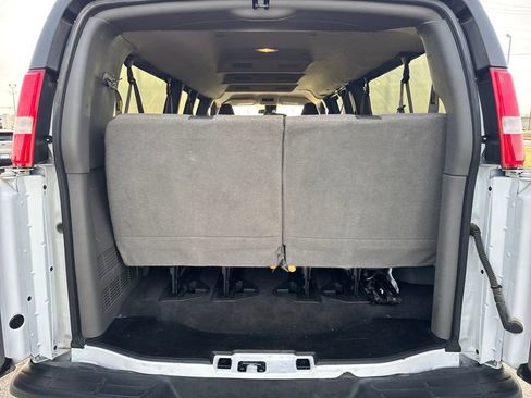Used 2024 Chevrolet Express 3500 LT w/ LT Preferred Equipment Group RWD image 6