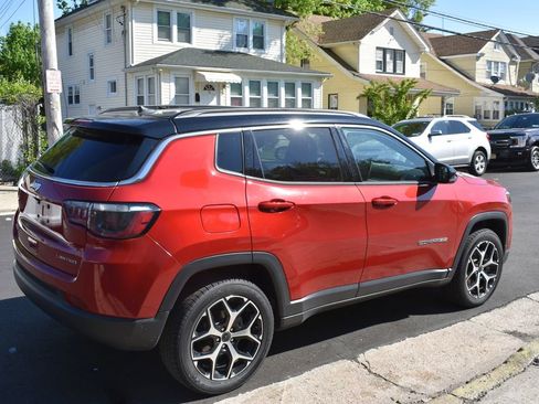 Used 2025 Jeep Compass Limited AWD/4WD image 5