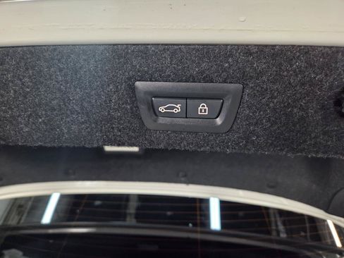 Used 2018 BMW 530i xDrive AWD/4WD image 10