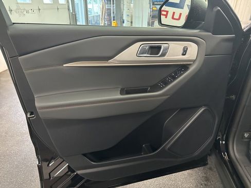 New 2026 Ford Explorer Active AWD/4WD image 16