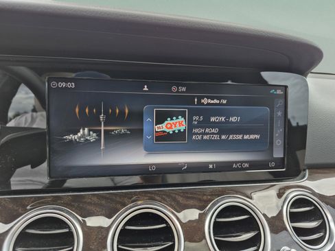 Used 2019 Mercedes-Benz E 300 image 27
