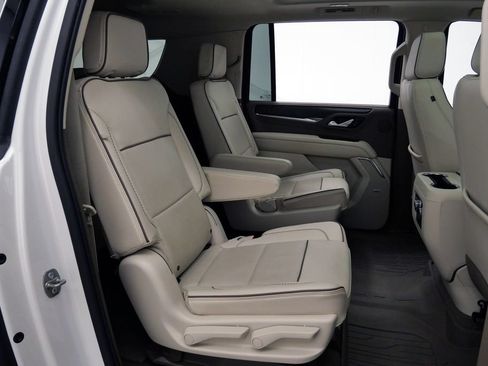 Used 2023 GMC Yukon XL Denali AWD/4WD image 18