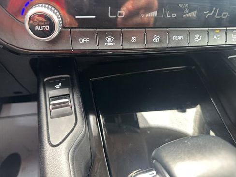 Used 2025 Kia Telluride S FWD image 41