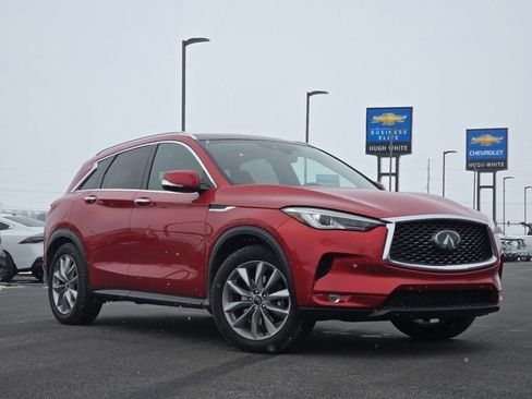 Used 2020 INFINITI QX50 Essential AWD/4WD image 2