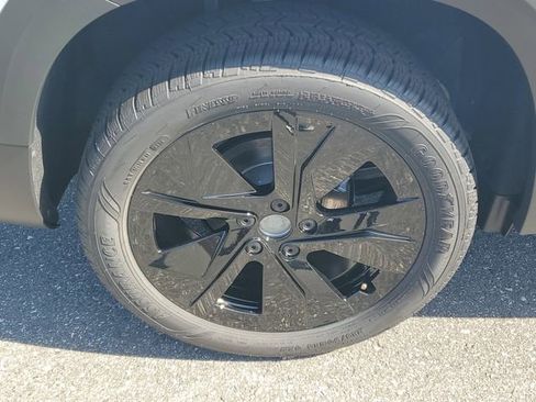 New 2026 Volkswagen Taos SE FWD image 5