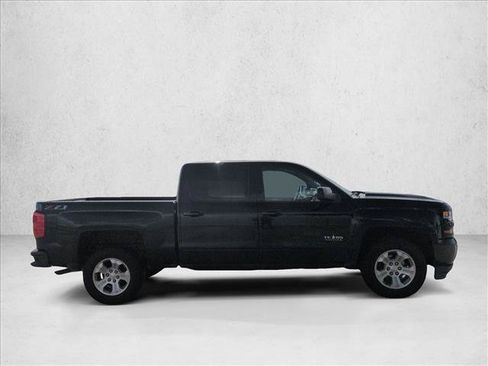 Used 2018 Chevrolet Silverado 1500 LT w/ Texas Edition AWD/4WD image 4