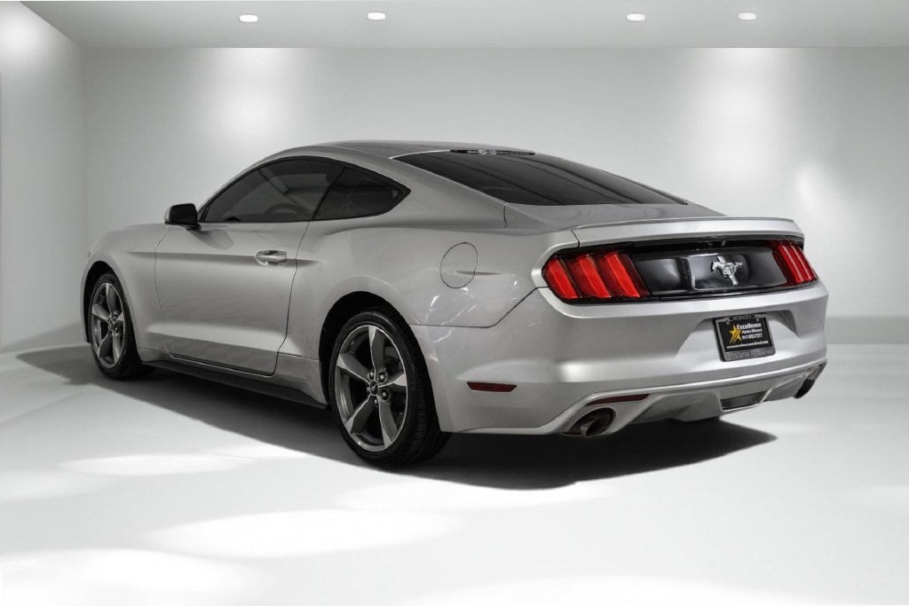 Used 2016 Ford Mustang Coupe w/ Equipment Group 051A RWD image 8