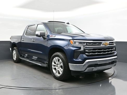 Used 2022 Chevrolet Silverado 1500 LTZ w/ LTZ Premium Package image 9