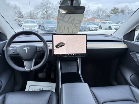 Used 2021 Tesla Model Y Long Range image 16