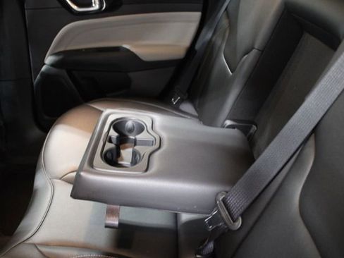 Used 2025 Jeep Compass Limited image 46