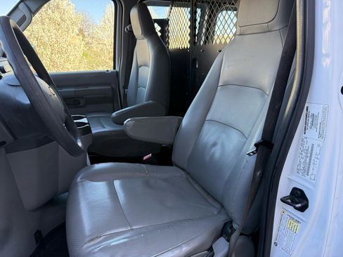 Used 2014 Ford E-250 and Econoline 250 image 16