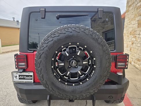Used 2012 Jeep Wrangler Unlimited Sport AWD/4WD image 14