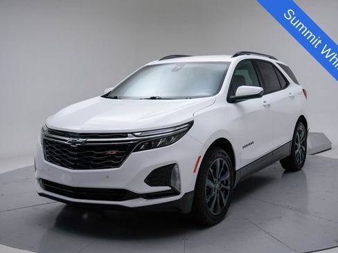 Used 2022 Chevrolet Equinox RS FWD image 3