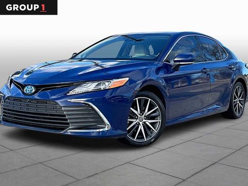 Used 2024 Toyota Camry XLE image 1