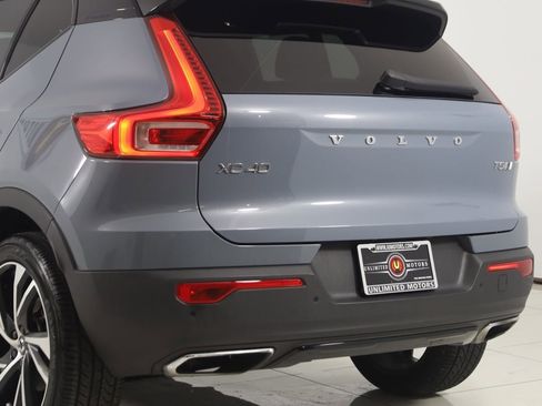 Used 2020 Volvo XC40 T5 R-Design image 22