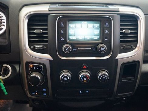 Used 2018 RAM 1500 Classic SLT image 6