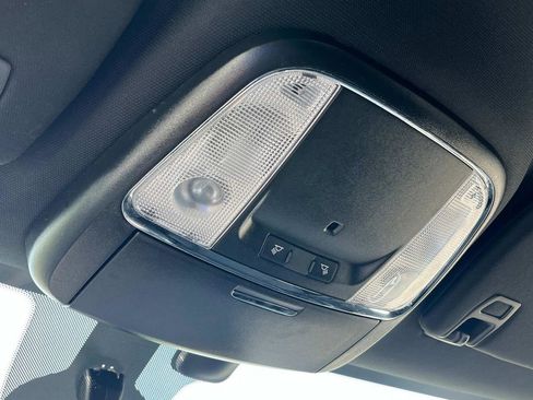 Used 2021 Jeep Grand Cherokee Laredo image 32