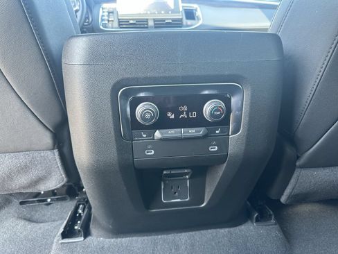 Certified 2024 Chevrolet Tahoe Z71 w/ Luxury Package AWD/4WD image 22