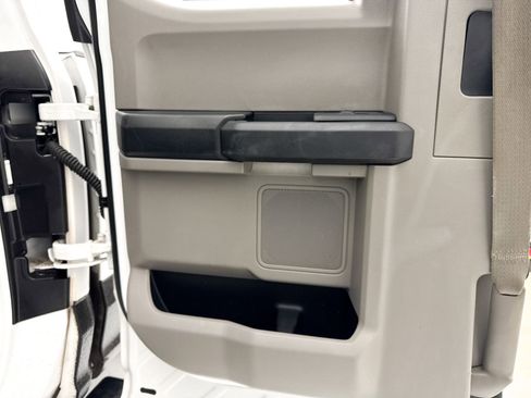 Used 2017 Ford F250 XL w/ Power Equipment Group AWD/4WD image 23