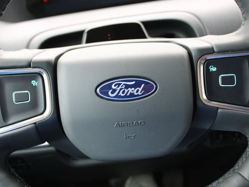 Used 2025 Ford Expedition Max Active AWD/4WD image 19