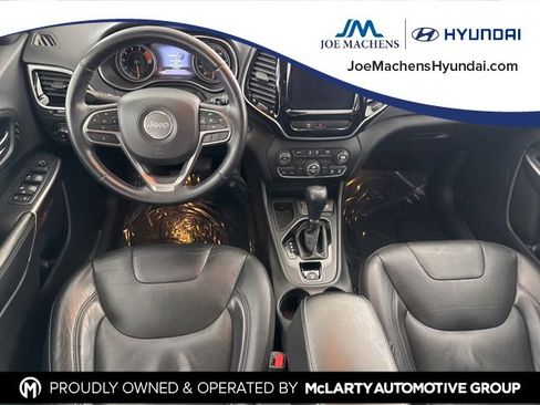 Used 2019 Jeep Cherokee Limited image 24