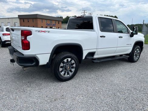 Used 2023 Chevrolet Silverado 2500 Custom w/ Custom Convenience Package AWD/4WD image 7